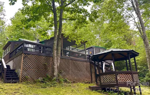 Exterior - 21 Bear Cub Dr, Spruce Pine, NC 28777 photo 10 of 12