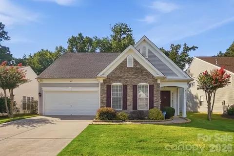 8530 Heron Glen Dr, Charlotte, NC 28269