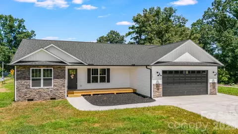 735 Jupiter Rd, Weaverville, NC 28787