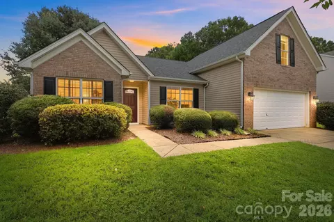 109 Washburn Range Dr, Mooresville, NC 28115