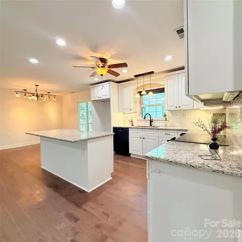 6081 Cambridge Dr, Harrisburg, NC 28075