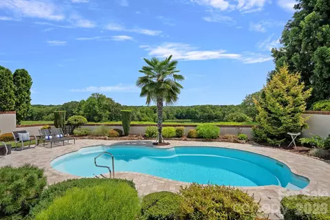 Exterior - 1807 Charden Rd, Davidson, NC 28036 photo 2 of 11