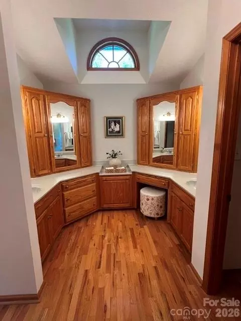 Bath - 3008 Eaker Dr, Cherryville, NC 28021 photo 2 of 4