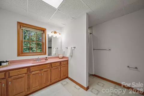 Bath - 3008 Eaker Dr, Cherryville, NC 28021 photo 4 of 4