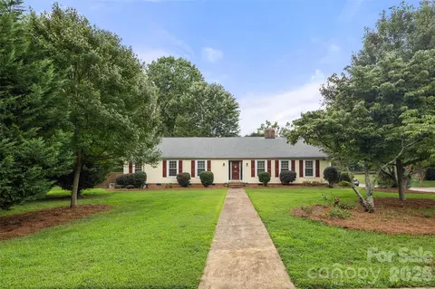 3701 Princeton Dr, Gastonia, NC 28056