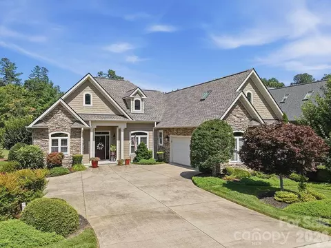 134 Whistlewood Ln, Hendersonville, NC 28739