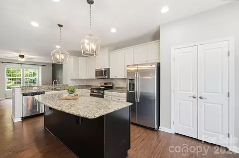 6564 Hasley Woods Dr, Huntersville, NC 28078