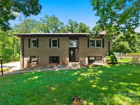 1924 Braswell Pl, Lenoir, NC 28645