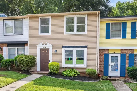 8254 Knights Bridge Rd, Charlotte, NC 28210