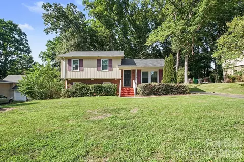 6209 Springfield Dr, Charlotte, NC 28212