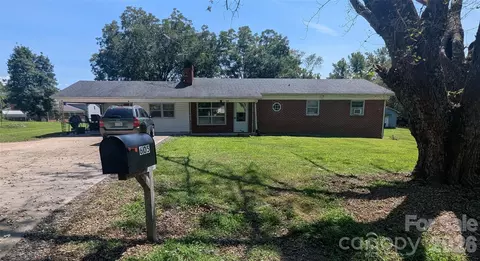 605 Lincoln Ln, Lenoir, NC 28645