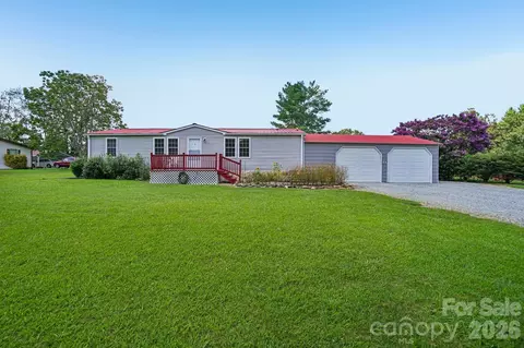 210 Leigh Anne Ln, Horse Shoe, NC 28742