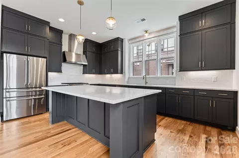 3015 Kalex Ct, Charlotte, NC 28204
