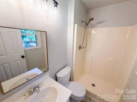 Bath - 2592 Tully Ct, Lancaster, SC 29720 photo 1 of 2