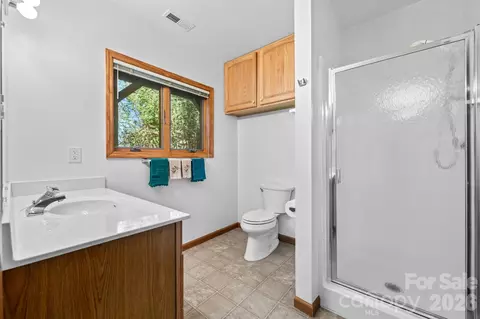 Bath - 168 Heather St, Boone, NC 28607 photo 5 of 6