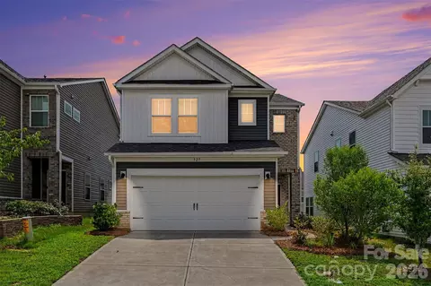 527 Palmarosa St, Fort Mill, SC 29715