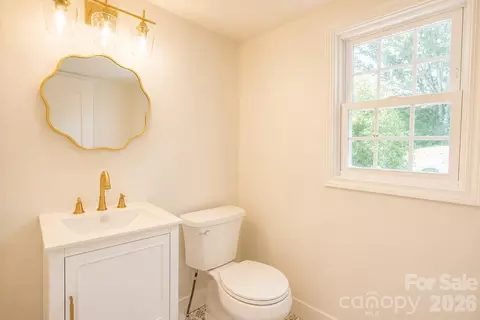 Bath - 811 Markham Rd, Tryon, NC 28782 photo 1 of 4