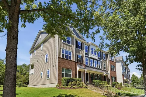 Exterior - 16705 Summers Walk Blvd, Davidson, NC 28036 photo 2 of 7