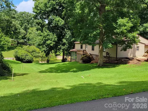 7224 Right Angle St, Sherrills Ford, NC 28673