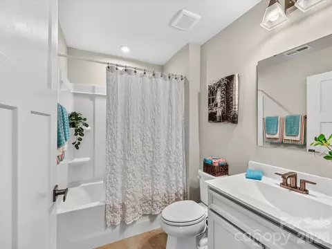Bath - 557 Nesbe St, Lancaster, SC 29720 photo 2 of 2