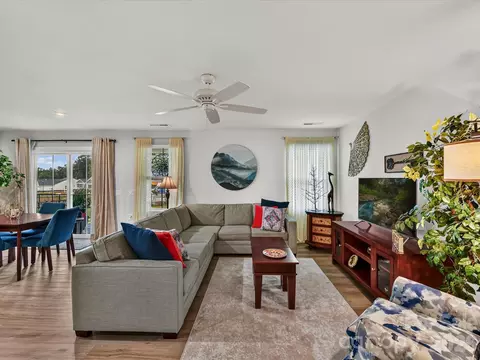 Living - 557 Nesbe St, Lancaster, SC 29720 photo 2 of 2