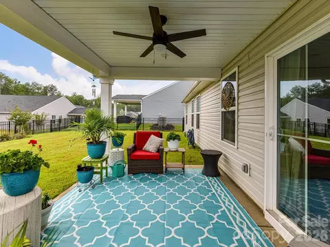 Exterior - 557 Nesbe St, Lancaster, SC 29720 photo 4 of 7