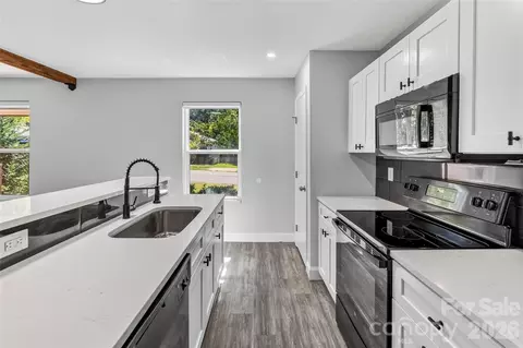 806 Cantwell St, Charlotte, NC 28208