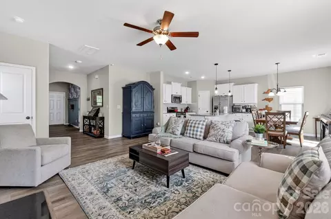 5223 Belstone Ln, Charlotte, NC 28215