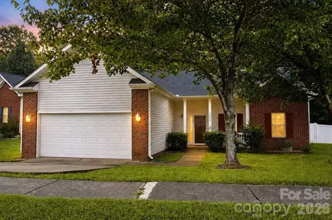 7632 Free Bird Ave, Charlotte, NC 28216