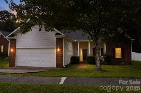 7632 Free Bird Ave, Charlotte, NC 28216