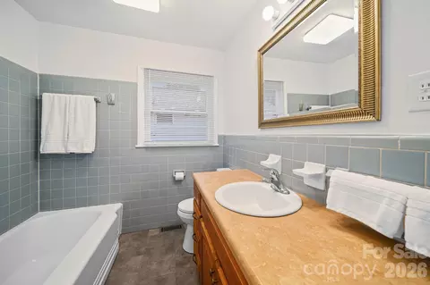 Bath - 304 Ford St, Cramerton, NC 28032 photo 1 of 1