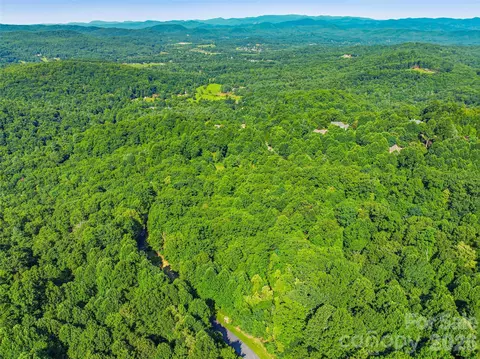 0000 Red Bud 3-f Ln #3-F, Laurel Park, NC 28739