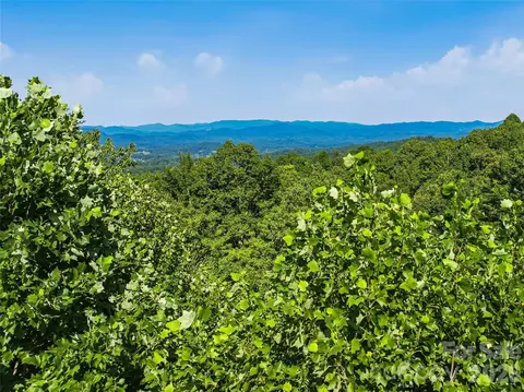 0000 Red Bud 3-f Ln #3-F, Laurel Park, NC 28739