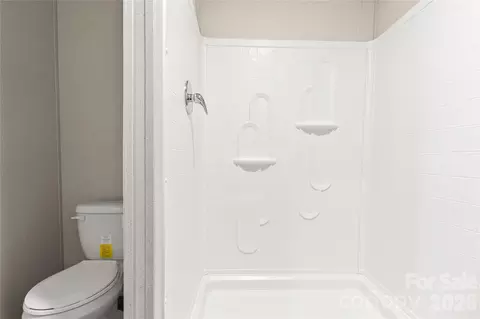 Bath - 34 S Gaither Ave, Newton, NC 28658 photo 2 of 3