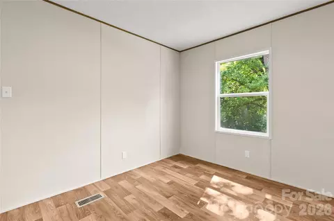 Bedroom - 34 S Gaither Ave, Newton, NC 28658 photo 2 of 7