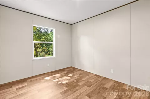 Bedroom - 34 S Gaither Ave, Newton, NC 28658 photo 4 of 7