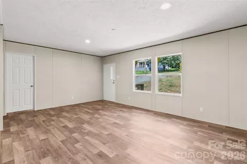 Living - 34 S Gaither Ave, Newton, NC 28658 photo 3 of 5