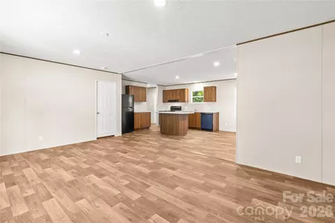 Living - 34 S Gaither Ave, Newton, NC 28658 photo 2 of 5