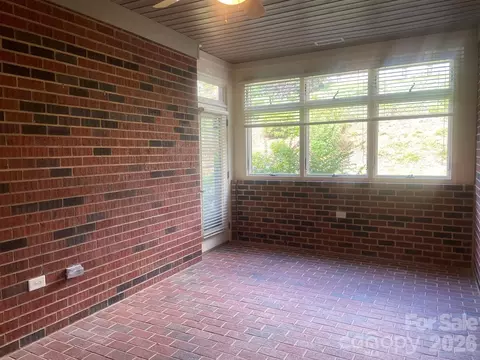 Exterior - 509 26th Ne Ave NE, Hickory, NC 28601 photo 5 of 6