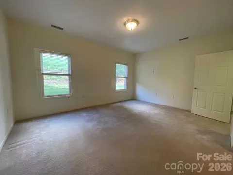 Bedroom - 509 26th Ne Ave NE, Hickory, NC 28601 photo 4 of 5