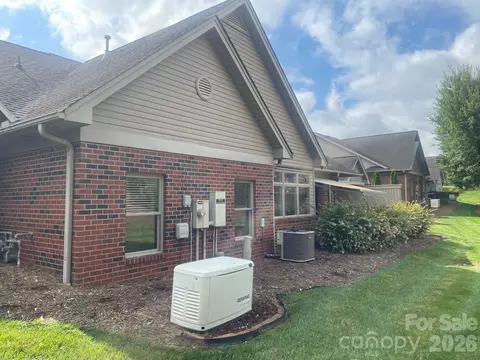 Exterior - 509 26th Ne Ave NE, Hickory, NC 28601 photo 3 of 6