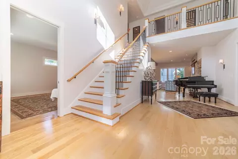 Entry Way - 423 Watson St, Davidson, NC 28036 photo 2 of 5