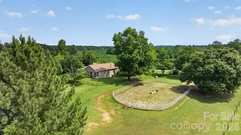 1568 John Smith Rd, Columbus, NC 28722