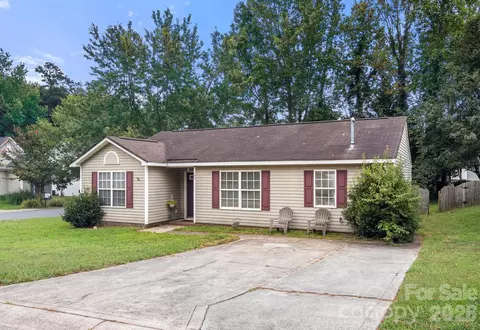 182 Kristens Court Dr, Mooresville, NC 28115
