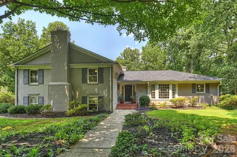 2601 Cloister Dr, Charlotte, NC 28211