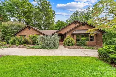 60 Monte Vista Dr, Waynesville, NC 28786