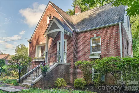 64 Arthur Rd, Asheville, NC 28806