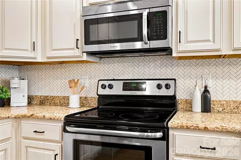 Kitchen - 3151 Delaware Dr, Denver, NC 28037 photo 3 of 3
