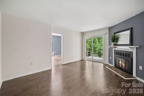 4902 Spring Lak Dr #E, Charlotte, NC 28212