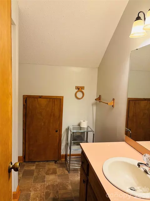 Bath - 90 Mcentire Rd, Tryon, NC 28782 photo 3 of 4